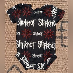 SOLD❌ Small Shop Slipknot 12/18m Leo